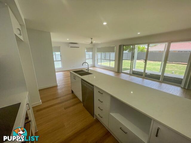 73 Laurel Street RUSSELL ISLAND QLD 4184