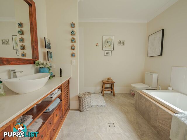 49 Kings Road RUSSELL ISLAND QLD 4184