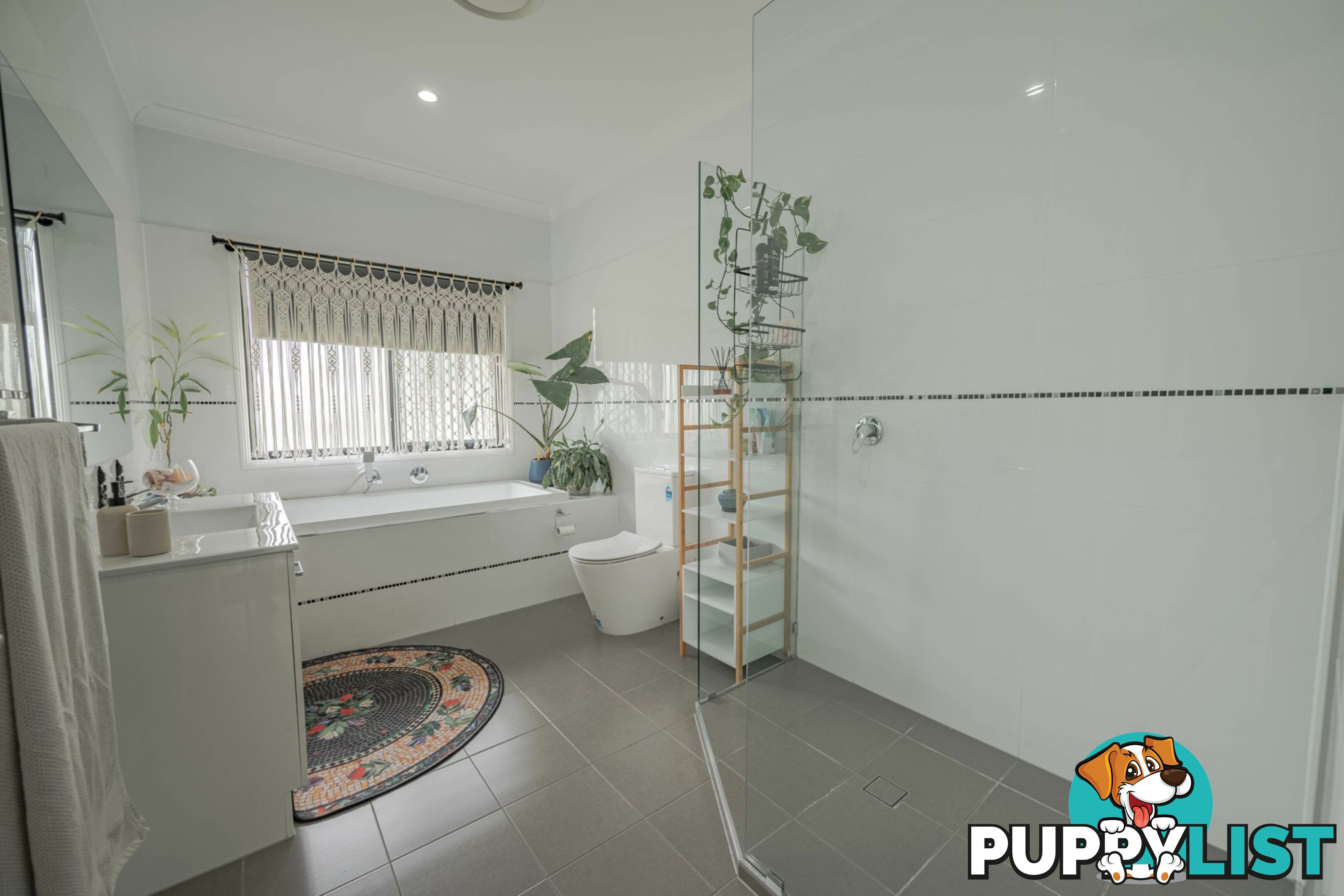 3 Medika Drive RUSSELL ISLAND QLD 4184