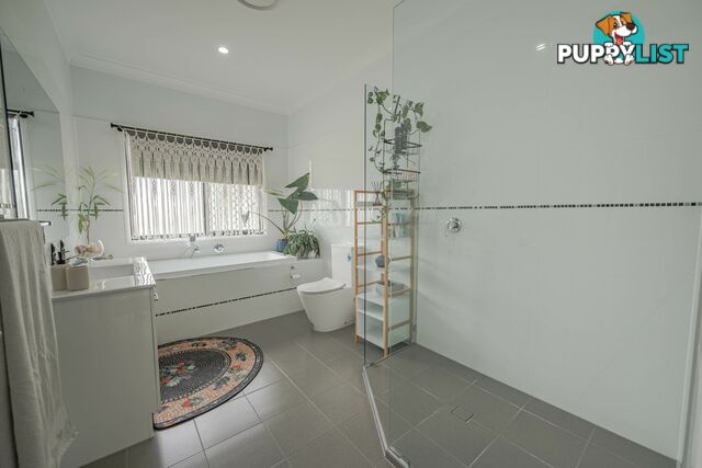 3 Medika Drive RUSSELL ISLAND QLD 4184