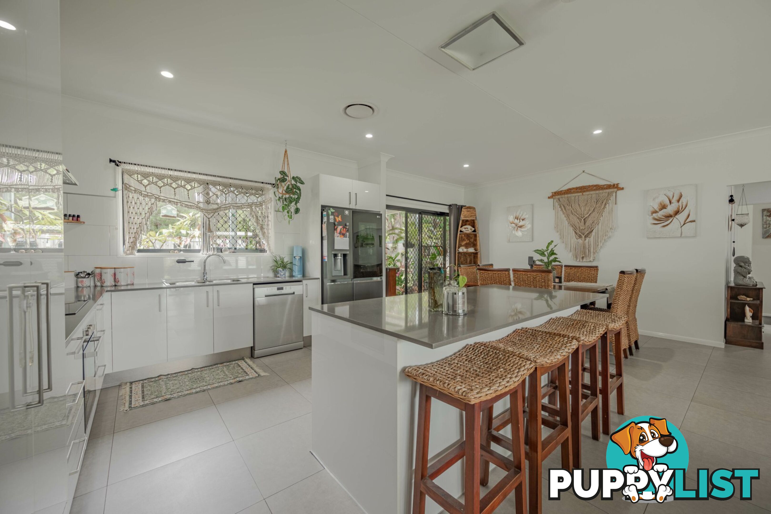 3 Medika Drive RUSSELL ISLAND QLD 4184