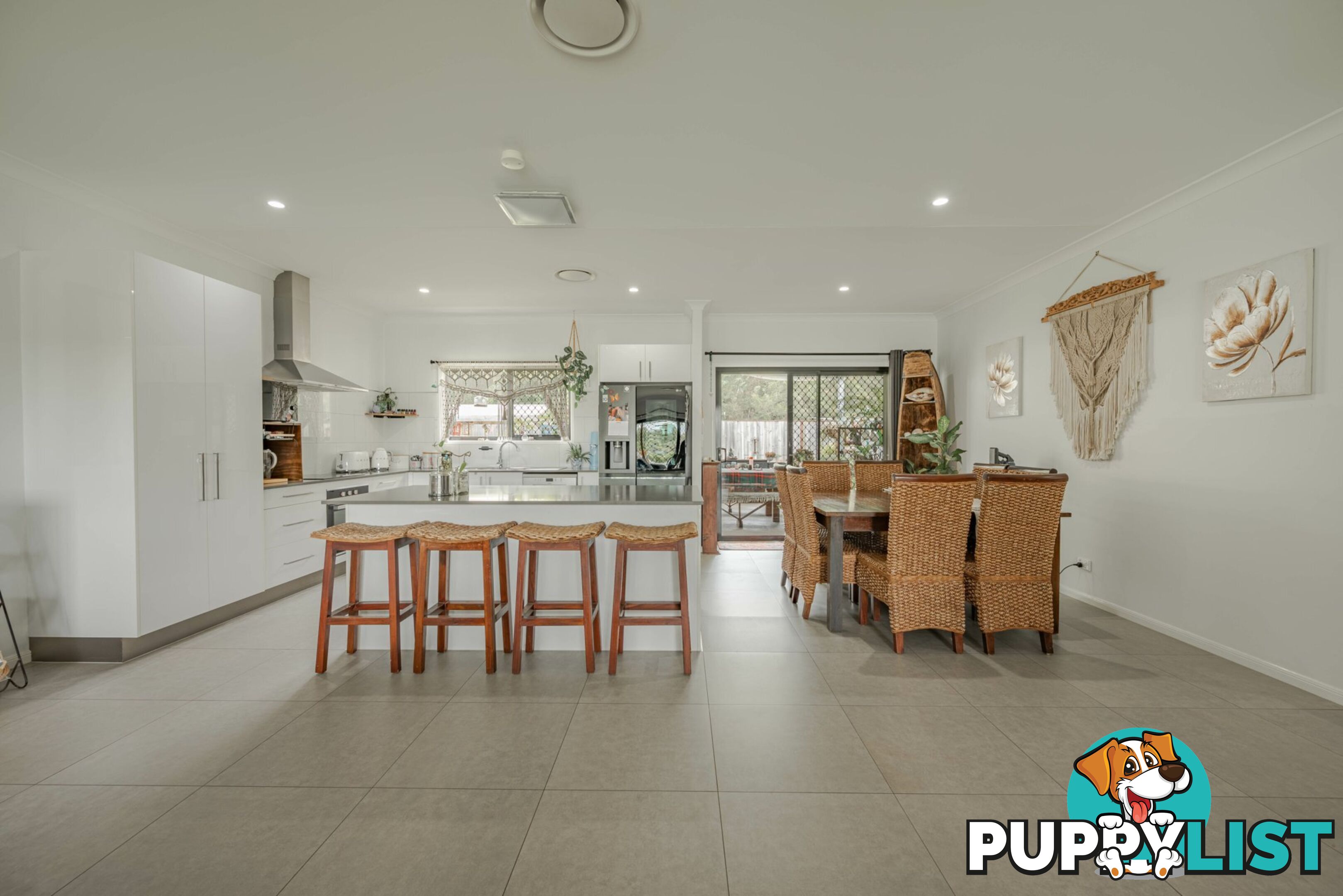 3 Medika Drive RUSSELL ISLAND QLD 4184