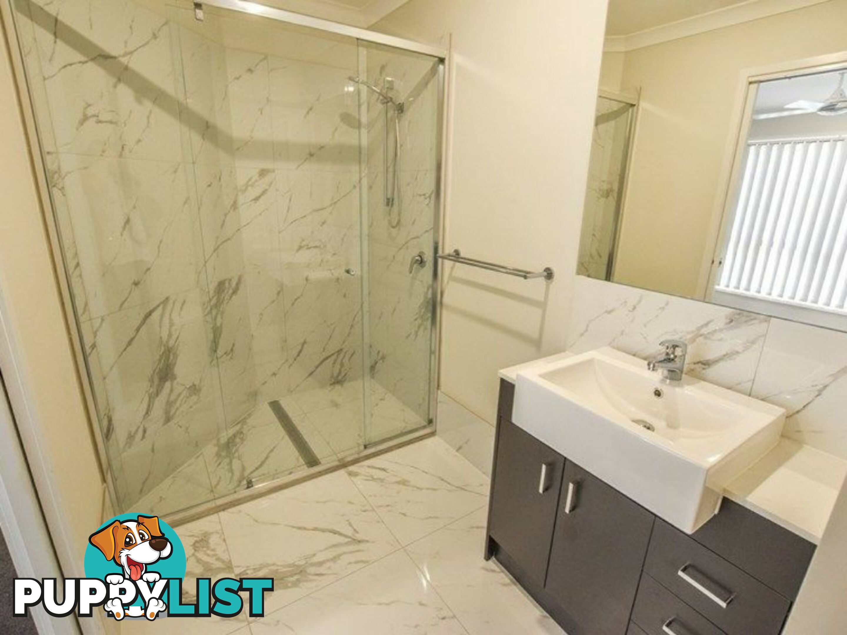 83 Kings Road RUSSELL ISLAND QLD 4184