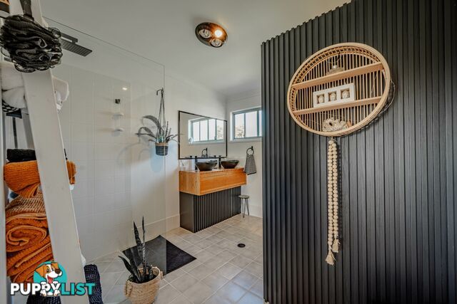 64 Laurel Street RUSSELL ISLAND QLD 4184