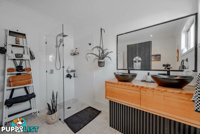 64 Laurel Street RUSSELL ISLAND QLD 4184