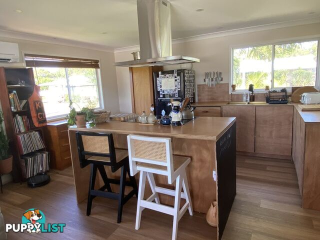 17 Reading Street RUSSELL ISLAND QLD 4184
