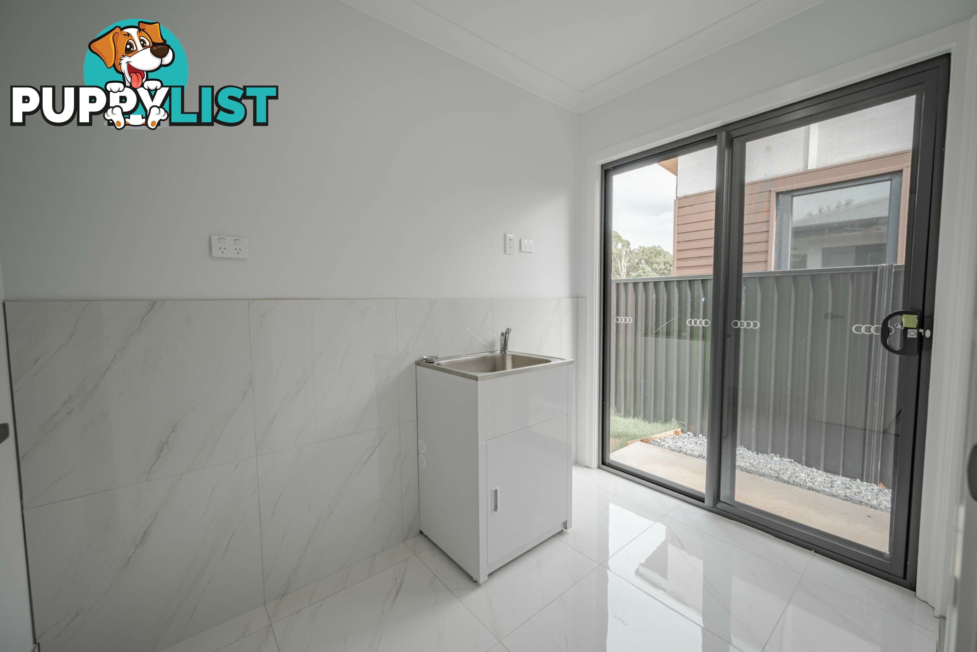 RUSSELL ISLAND QLD 4184