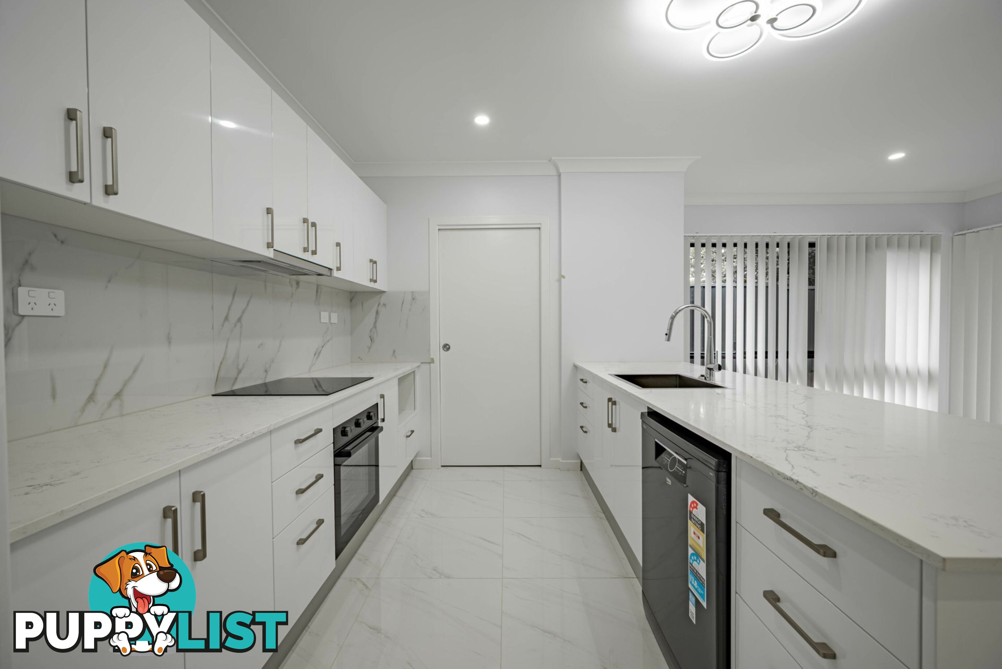 RUSSELL ISLAND QLD 4184