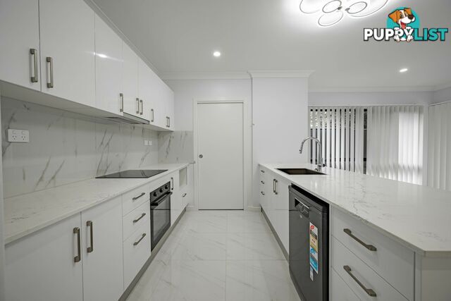 RUSSELL ISLAND QLD 4184