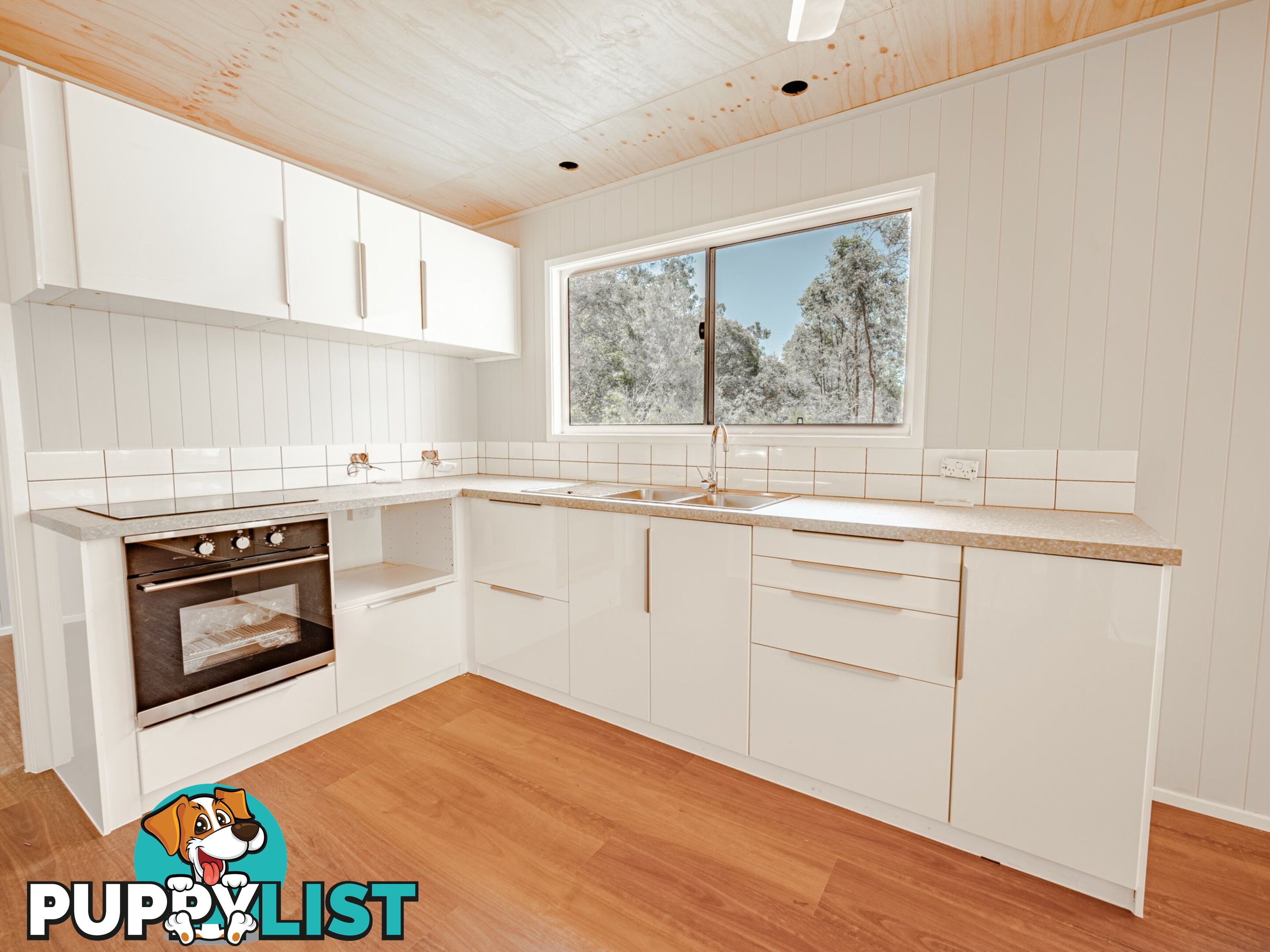65 Kennedy Ave RUSSELL ISLAND QLD 4184
