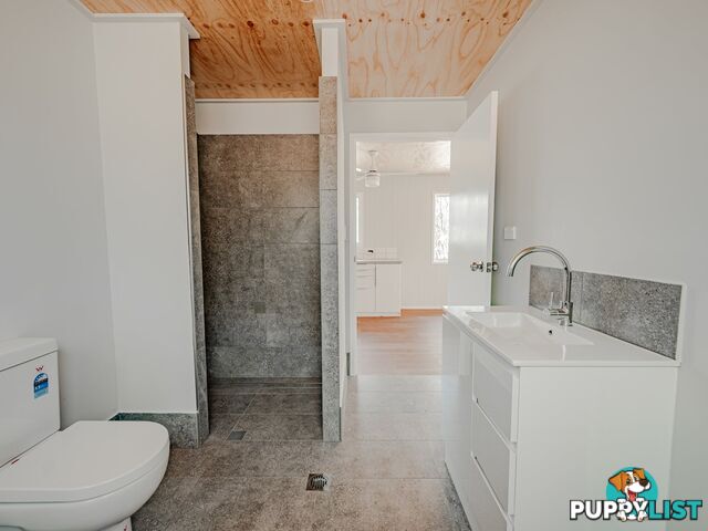 65 Kennedy Ave RUSSELL ISLAND QLD 4184