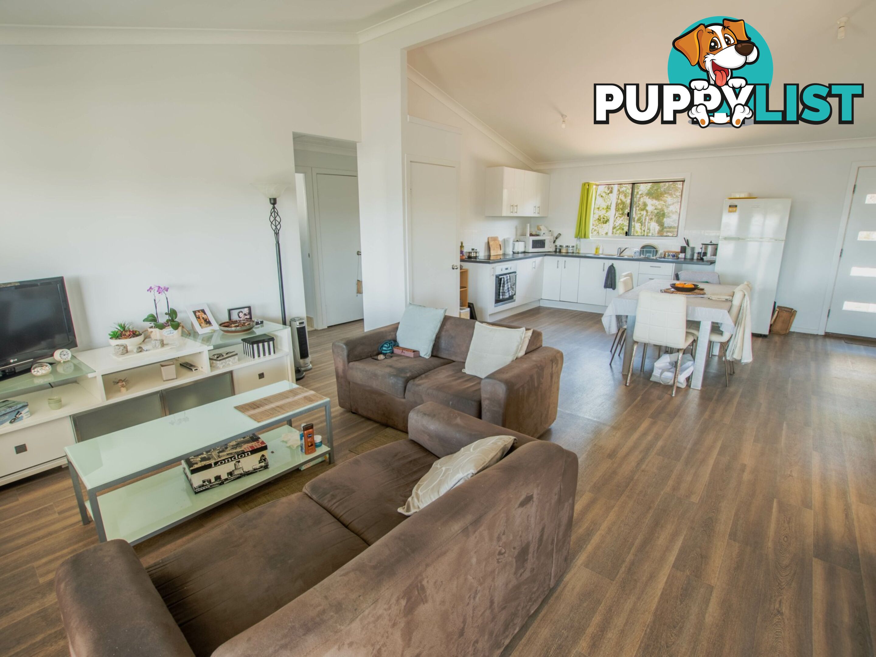 8 Hillview Pde RUSSELL ISLAND QLD 4184