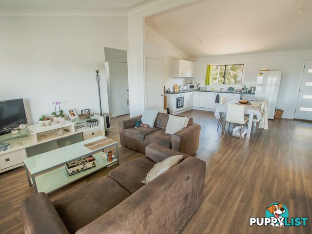8 Hillview Pde RUSSELL ISLAND QLD 4184