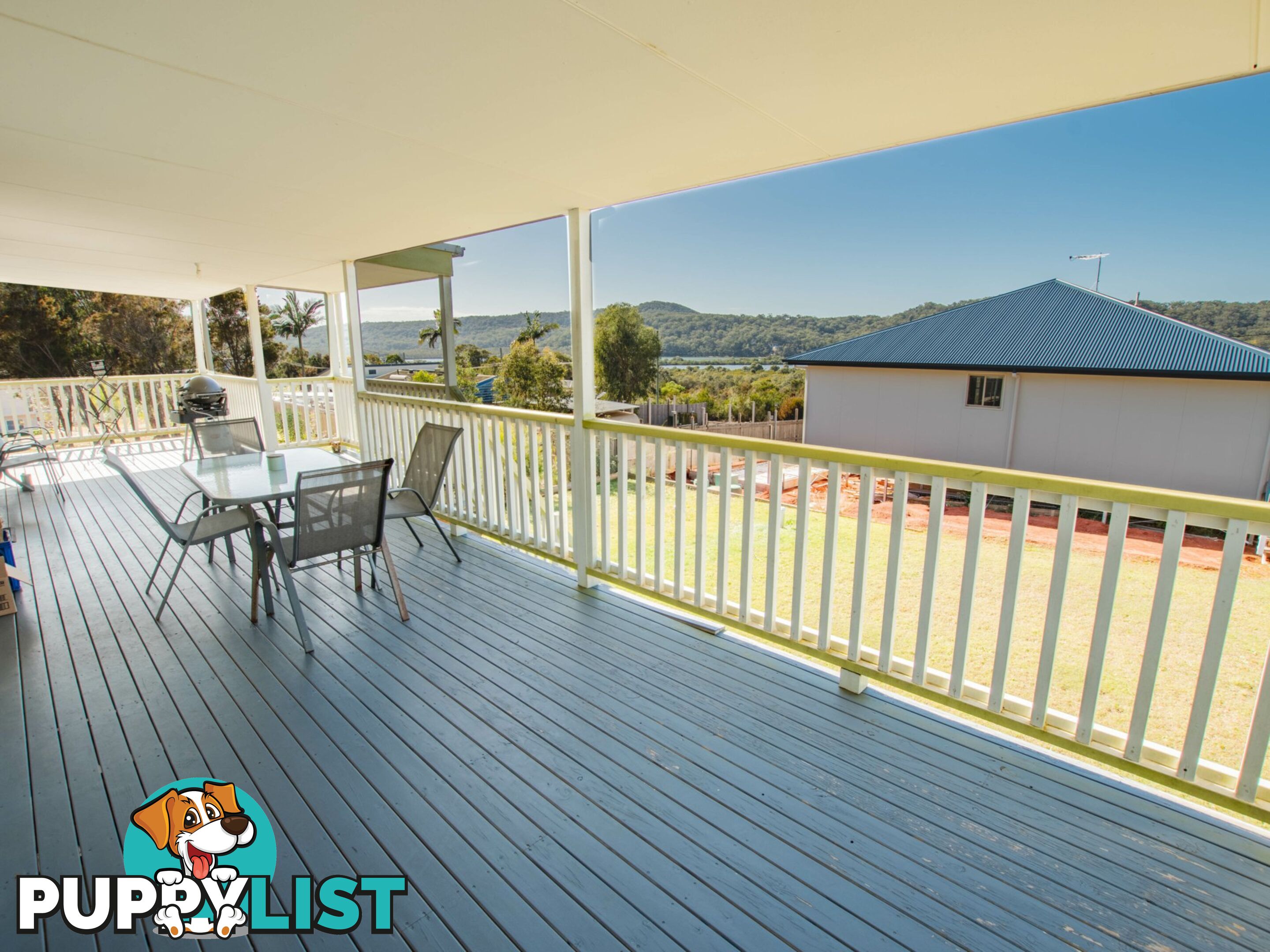 8 Hillview Pde RUSSELL ISLAND QLD 4184