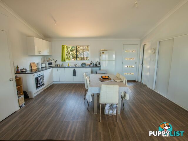 8 Hillview Pde RUSSELL ISLAND QLD 4184