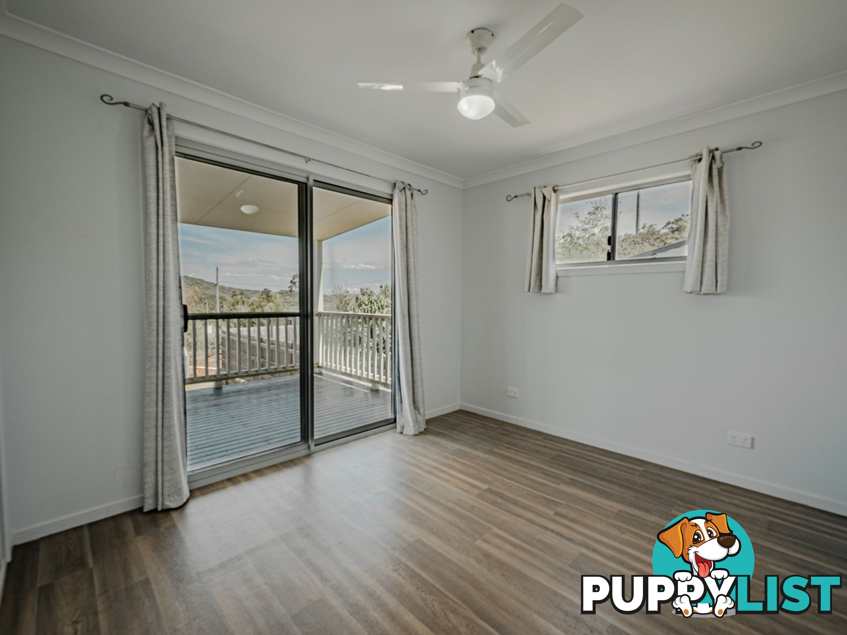 8 Hillview Pde RUSSELL ISLAND QLD 4184