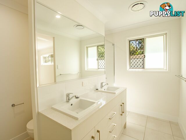 27 Ilumba Street RUSSELL ISLAND QLD 4184