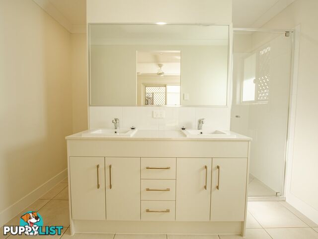 27 Ilumba Street RUSSELL ISLAND QLD 4184