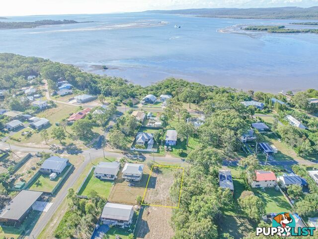 18 TENANNE STREET RUSSELL ISLAND QLD 4184