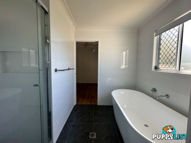 13 Bunning Street RUSSELL ISLAND QLD 4184