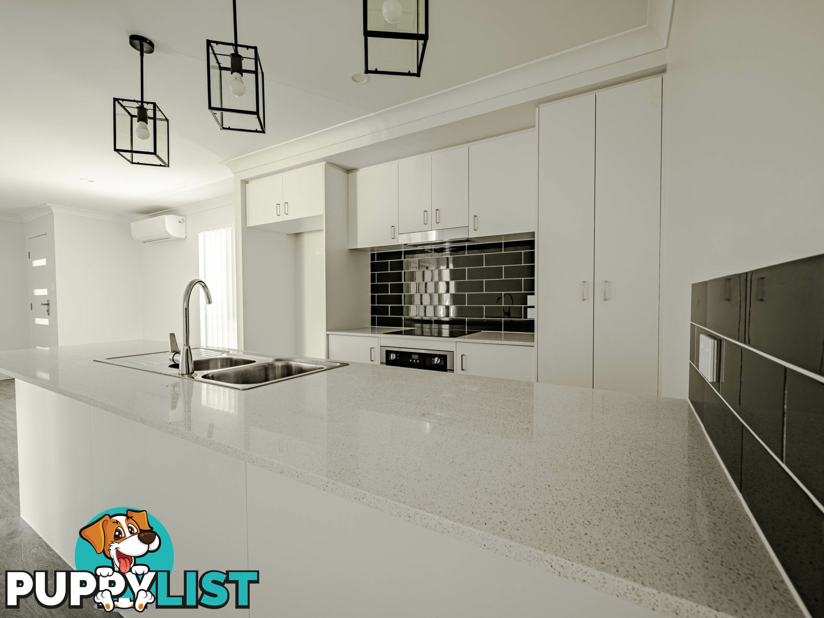 19 Robert Street RUSSELL ISLAND QLD 4184
