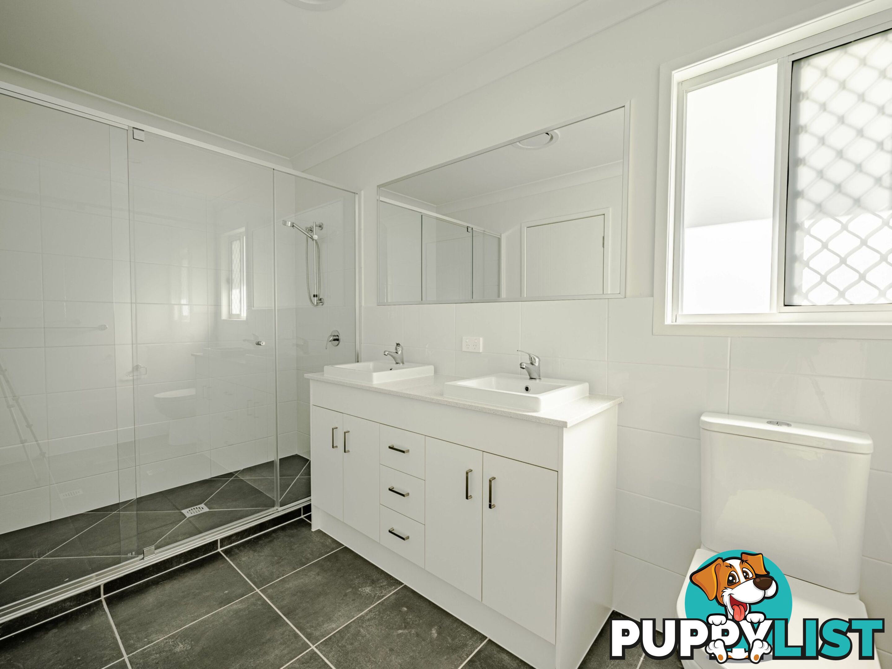 19 Robert Street RUSSELL ISLAND QLD 4184