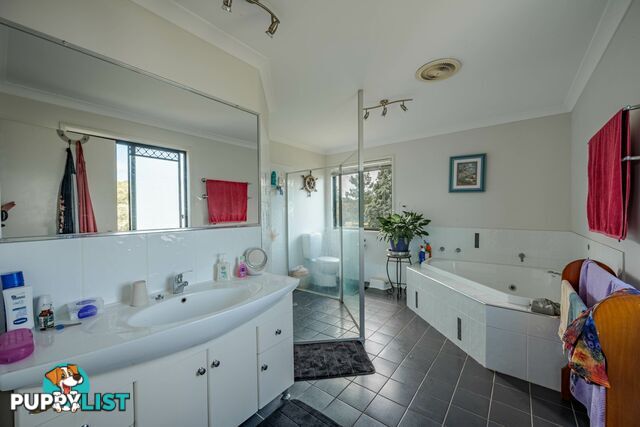 10 Carnation Court RUSSELL ISLAND QLD 4184