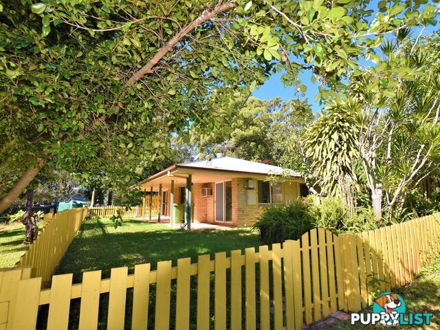 16 Oaklea Street RUSSELL ISLAND QLD 4184