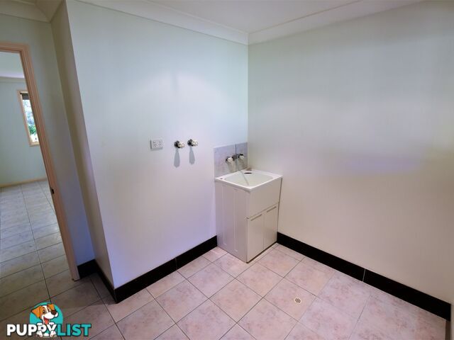 16 Oaklea Street RUSSELL ISLAND QLD 4184