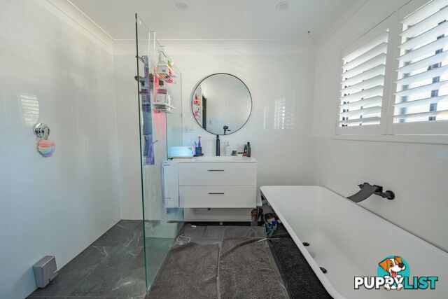 32 Main View RUSSELL ISLAND QLD 4184