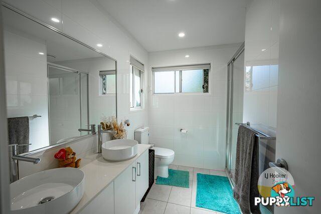 5-7 Meadstone Street RUSSELL ISLAND QLD 4184