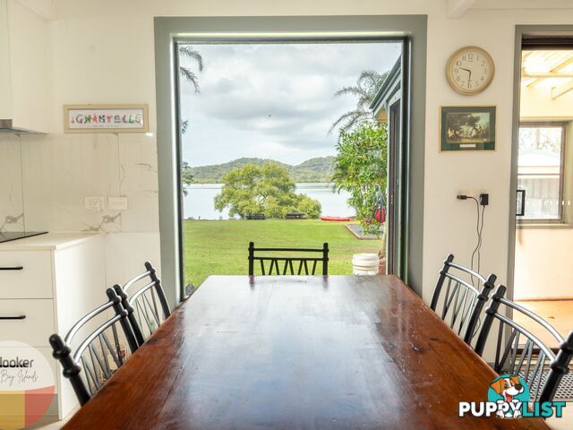 18 Emerson St RUSSELL ISLAND QLD 4184