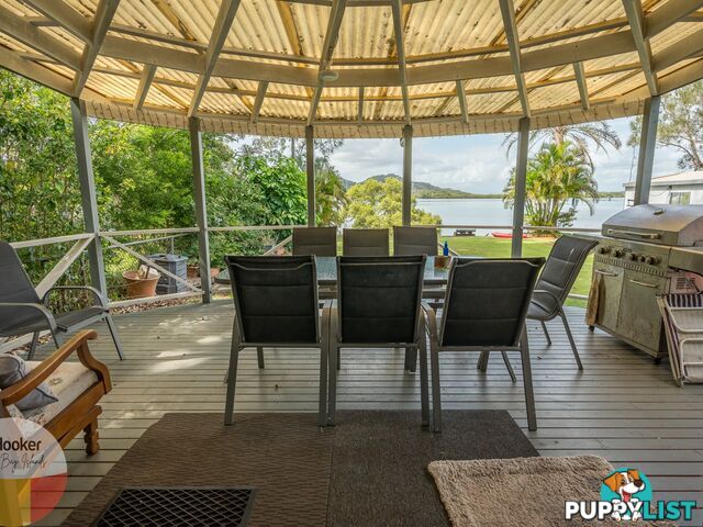 18 Emerson St RUSSELL ISLAND QLD 4184