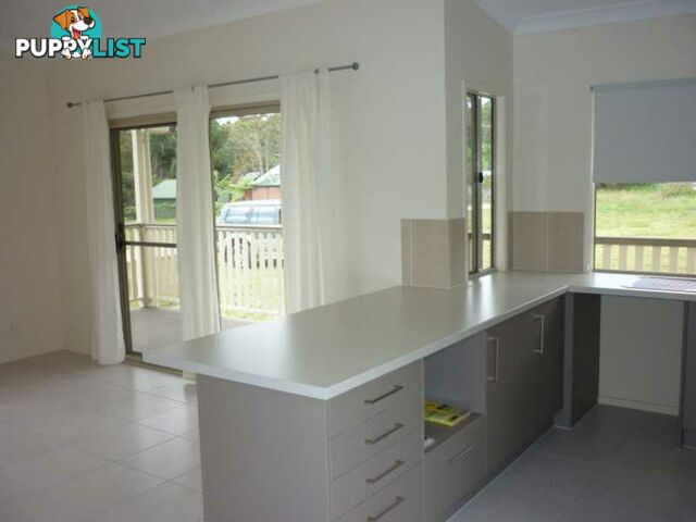 16 PANORAMA AVE RUSSELL ISLAND QLD 4184