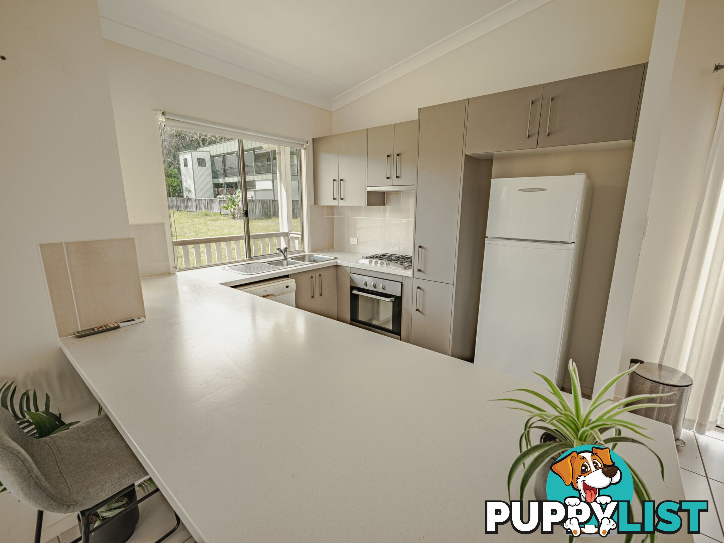 16 PANORAMA AVE RUSSELL ISLAND QLD 4184