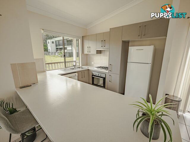 16 PANORAMA AVE RUSSELL ISLAND QLD 4184