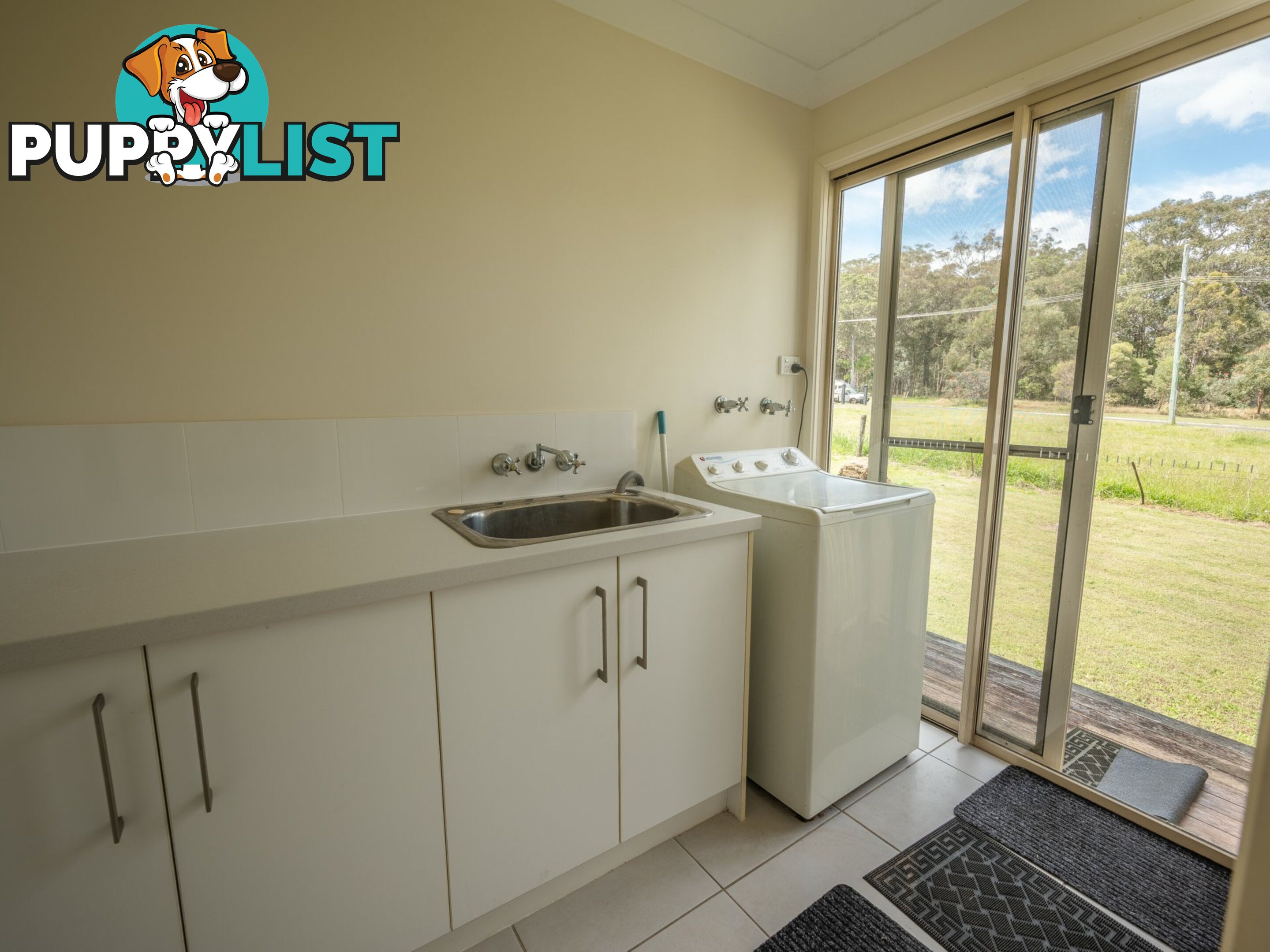 16 PANORAMA AVE RUSSELL ISLAND QLD 4184