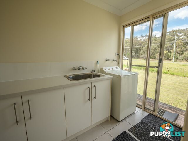 16 PANORAMA AVE RUSSELL ISLAND QLD 4184