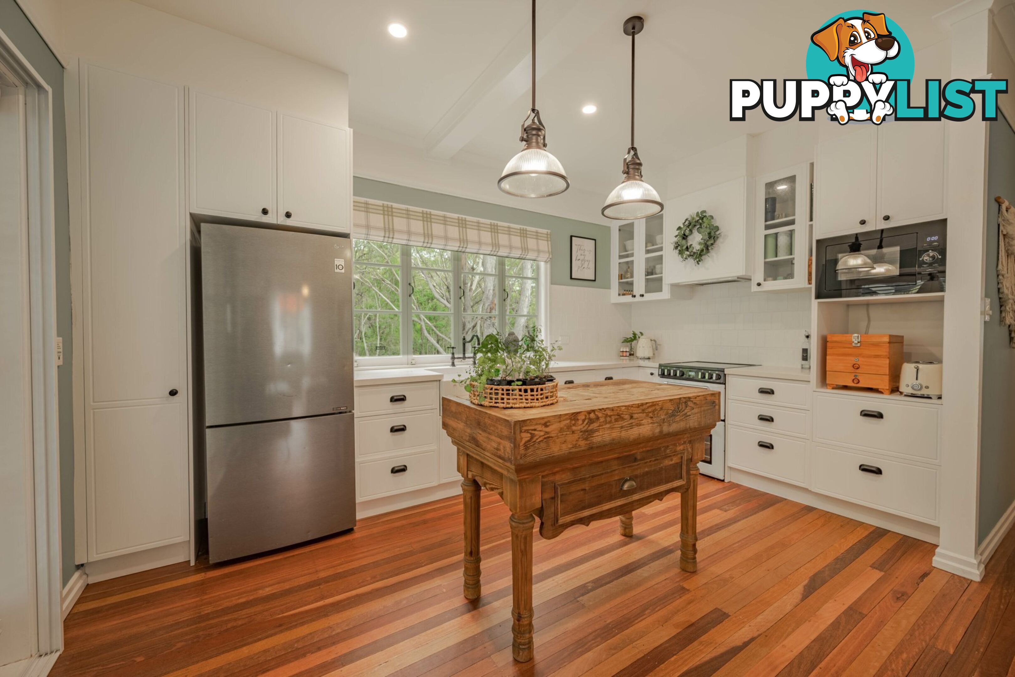 29 Fern Tce RUSSELL ISLAND QLD 4184