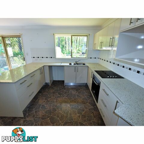 1 Clivia Street RUSSELL ISLAND QLD 4184