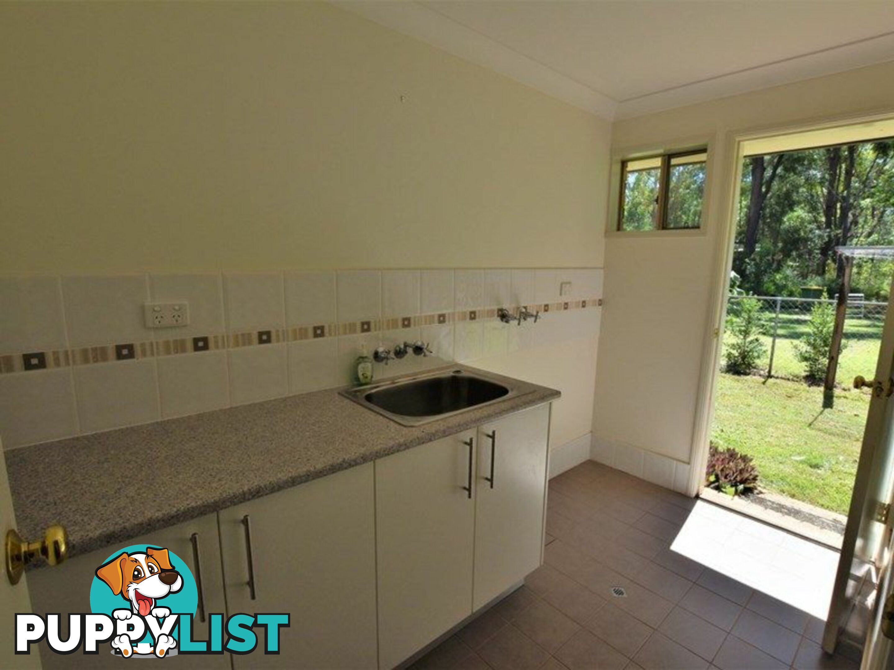 1 Clivia Street RUSSELL ISLAND QLD 4184