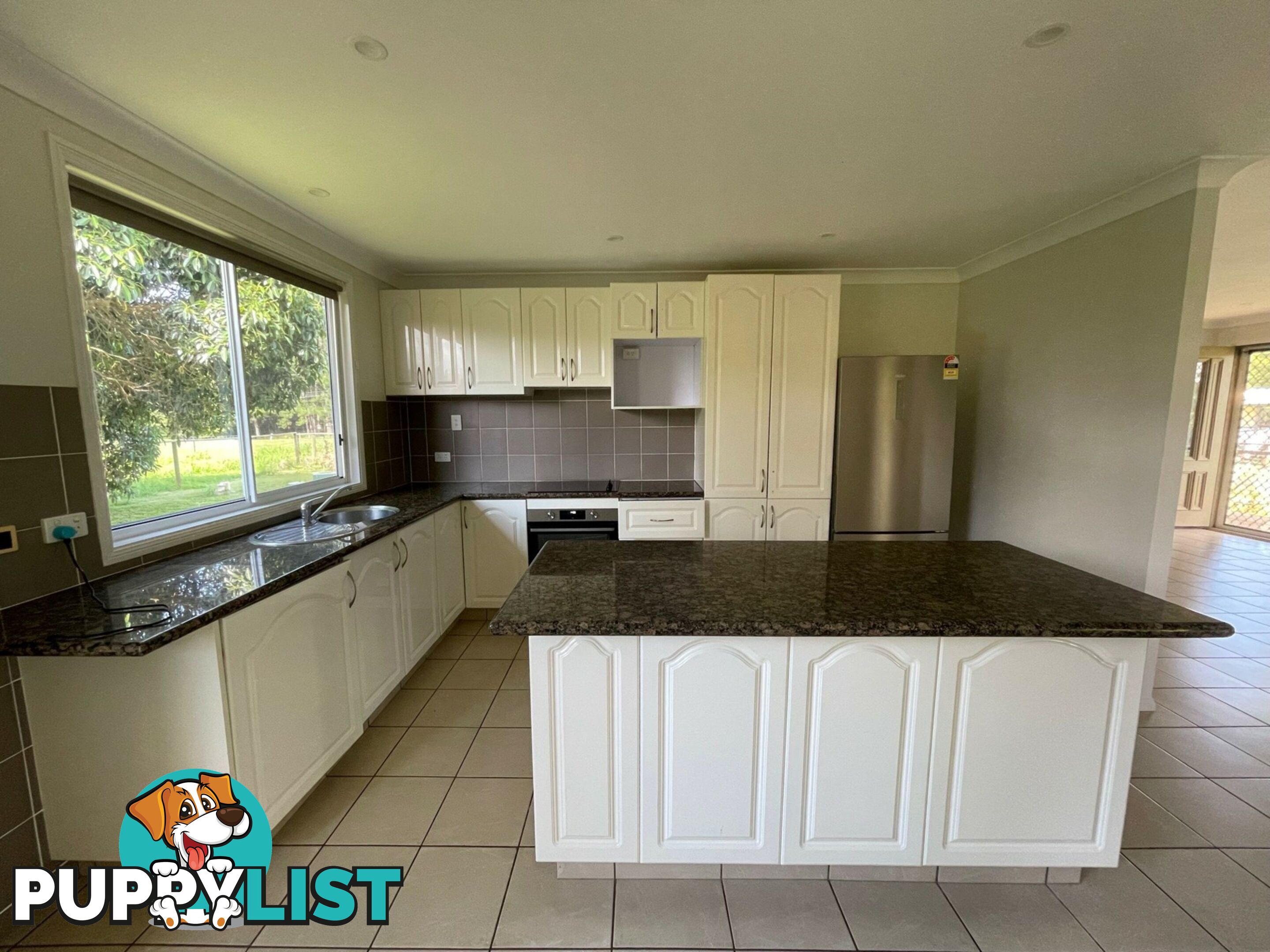 3 Grevillea Street RUSSELL ISLAND QLD 4184