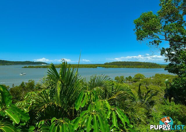104 Crescent Dve RUSSELL ISLAND QLD 4184