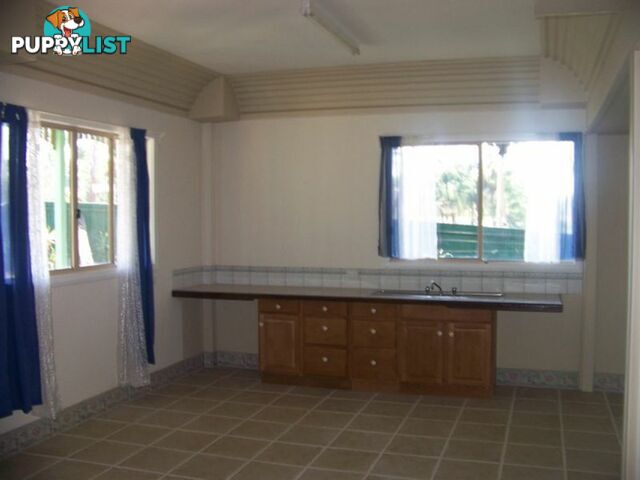 2 Bradman RUSSELL ISLAND QLD 4184