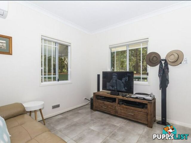 36 Kennedy Avenue RUSSELL ISLAND QLD 4184