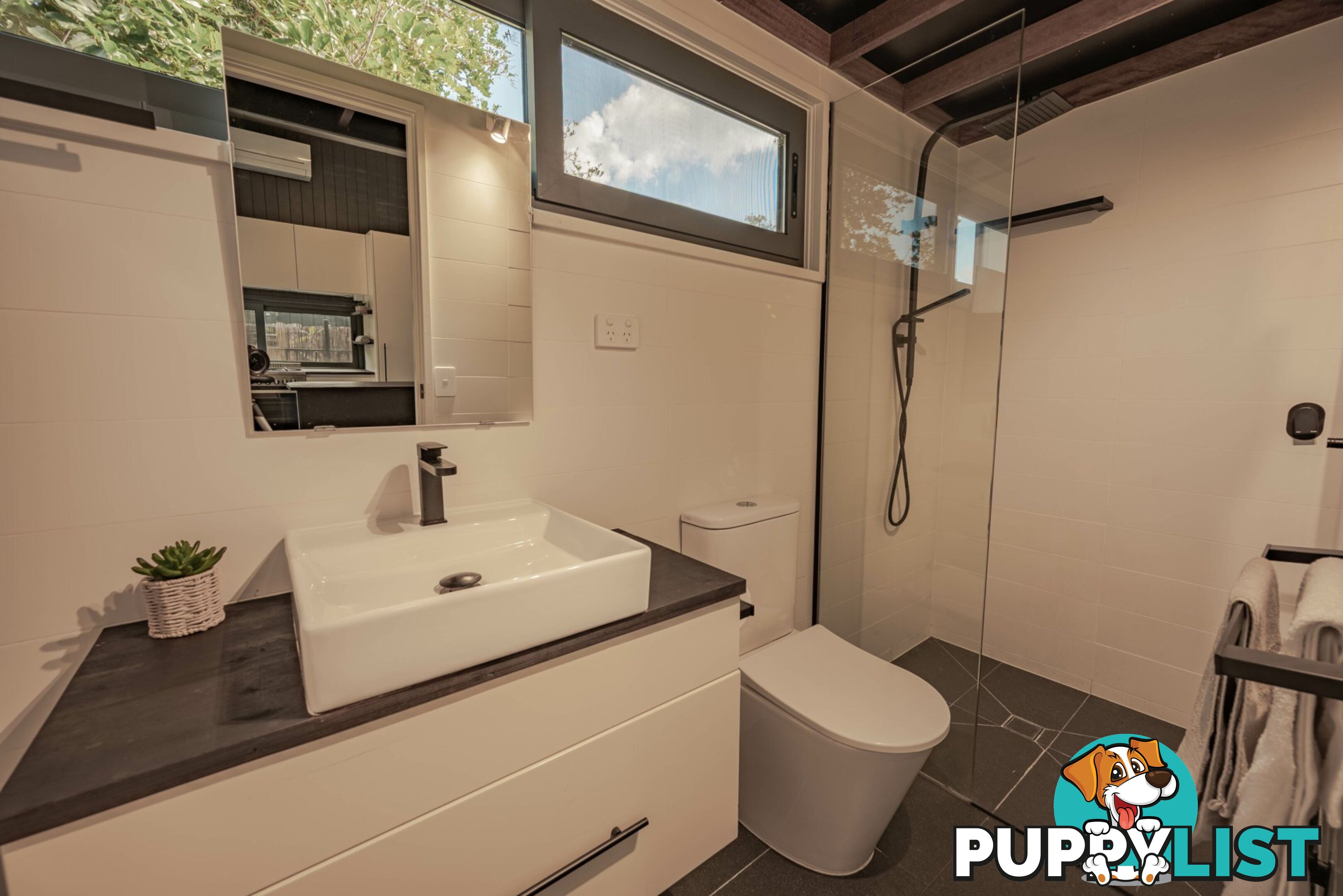 14 Miriam Street RUSSELL ISLAND QLD 4184
