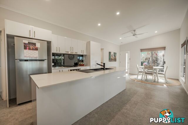 4 Vista St RUSSELL ISLAND QLD 4184