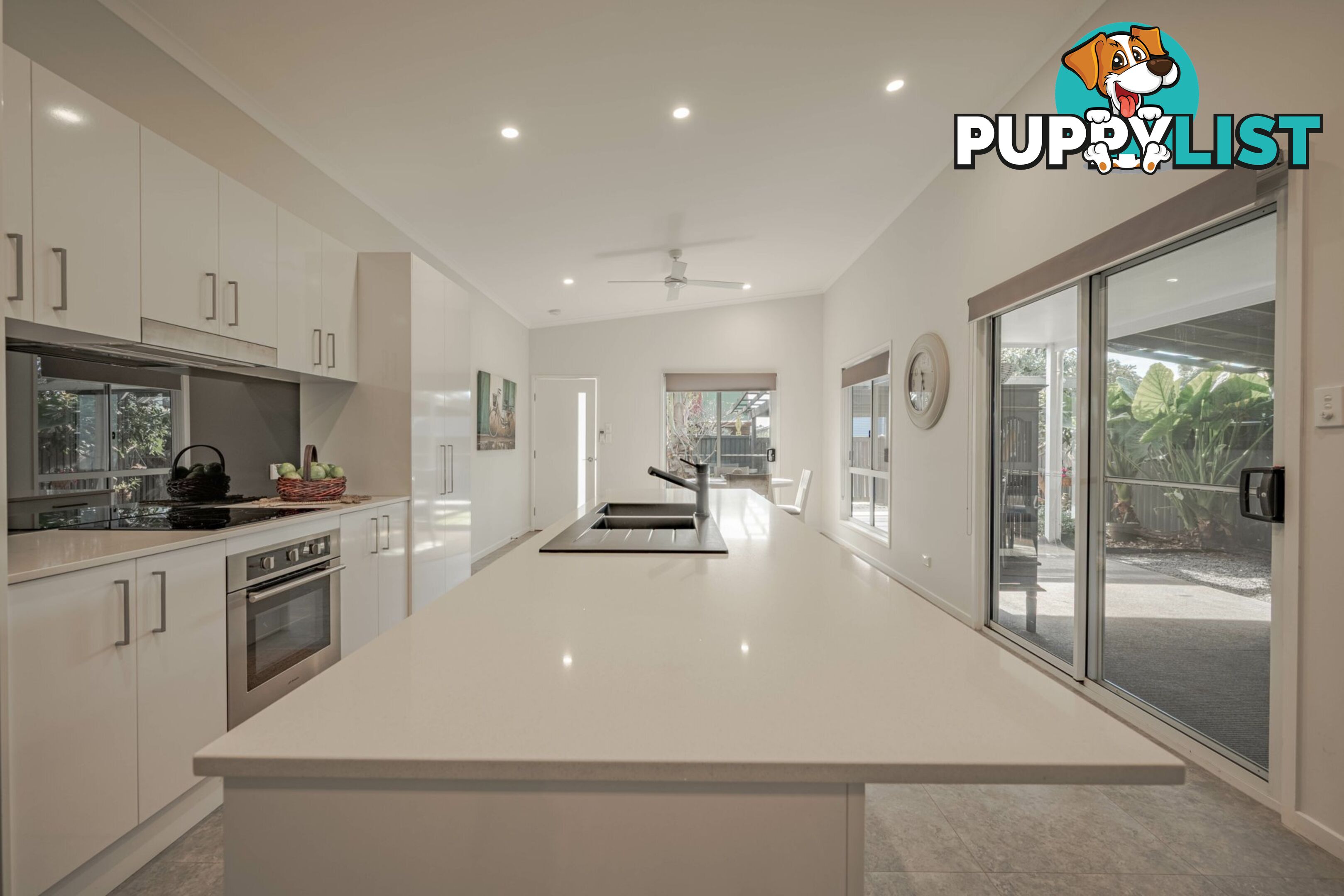 4 Vista St RUSSELL ISLAND QLD 4184