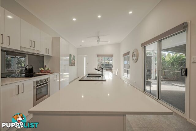 4 Vista St RUSSELL ISLAND QLD 4184