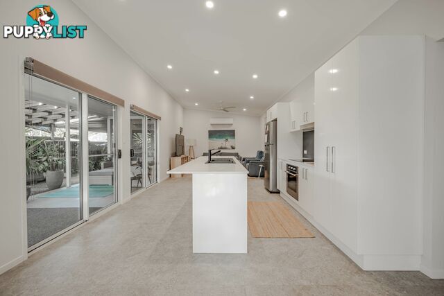 4 Vista St RUSSELL ISLAND QLD 4184